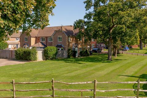 1 bedroom end of terrace house for sale, Alberta Drive, Smallfield, Horley, Surrey, RH6