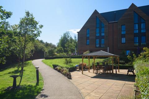 1 bedroom apartment for sale, Chamberlain Manor, Simone Weil Avenue, Ashford