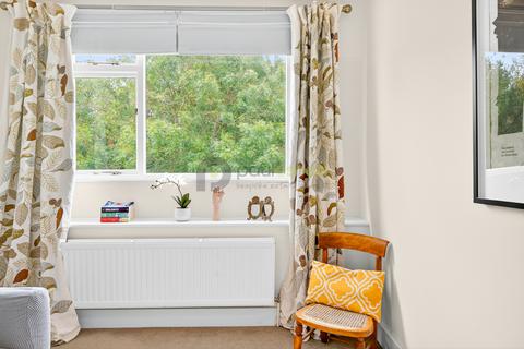 Flat 5, 1 Birdhurst Rise, South Croydon, CR2 7EG