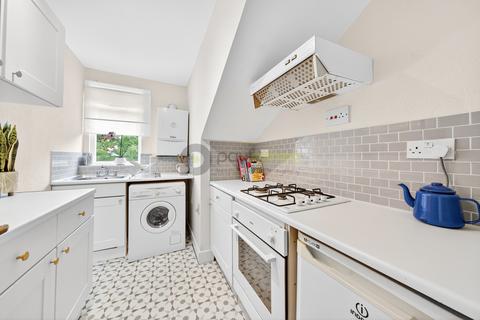 Flat 5, 1 Birdhurst Rise, South Croydon, CR2 7EG
