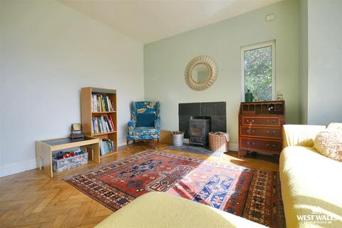 undefined, Precelly Crescent, Stop And Call, Goodwick