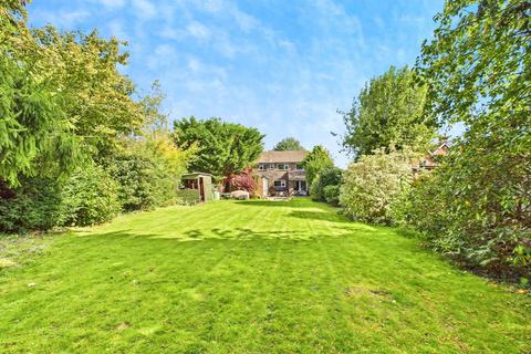 undefined, Comptons Lane, Horsham RH13