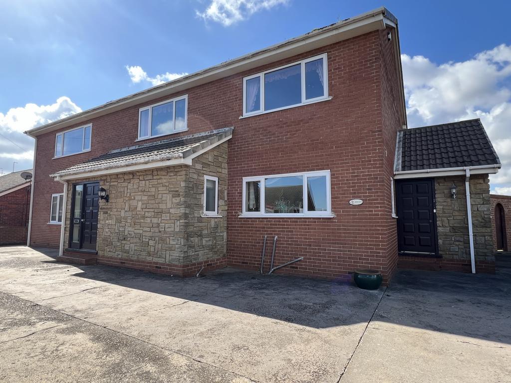 4 Bedroom Detached House - For Sale
