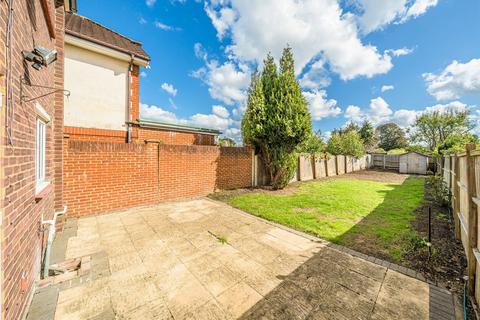 undefined, Chertsey Road, Twickenham TW2
