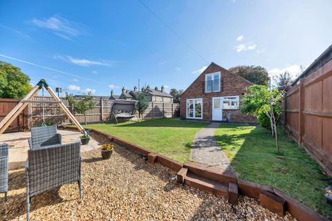 5 bedroom detached house for sale, Stamford Avenue, Royston SG8