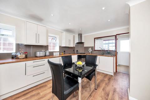 5 bedroom detached house for sale, Stamford Avenue, Royston SG8