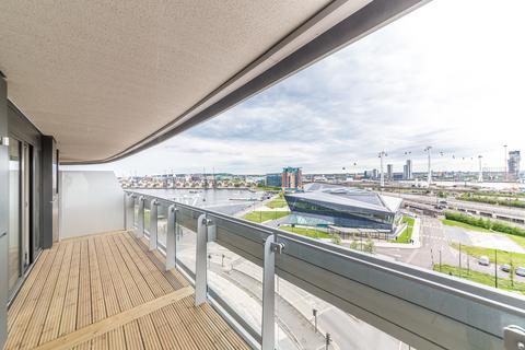 1 bedroom apartment to rent, Western Gateway, London E16