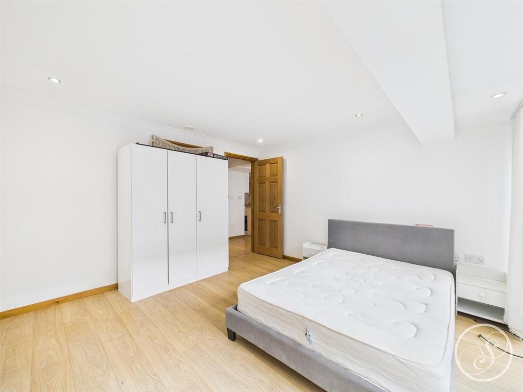 Bed 1
