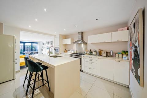 4 bedroom terraced house for sale, Mandela Street, London, SW9