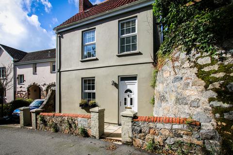 Les Courtes Fallaizes, St Martin's, Guernsey, GY4