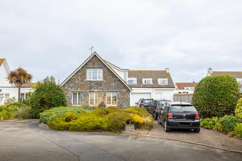 undefined, Le Long Trac, St. Martin, Guernsey