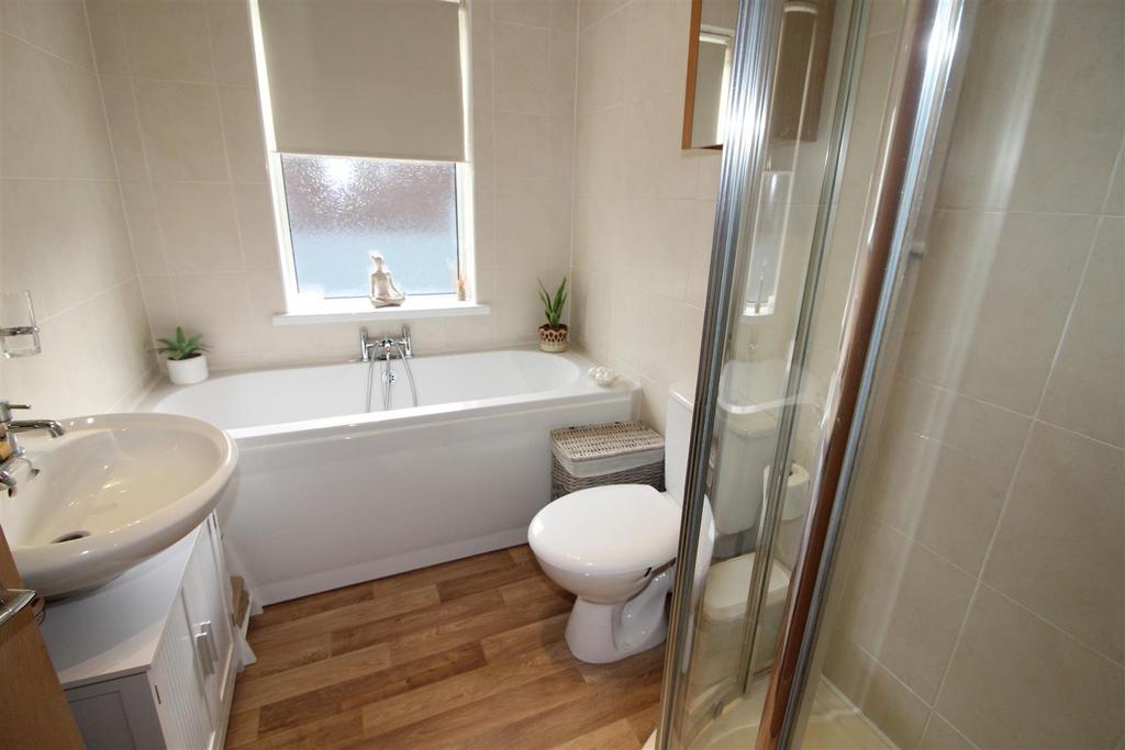 Bathroom/WC with Shower