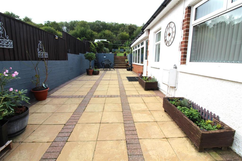 Side Patio Garden