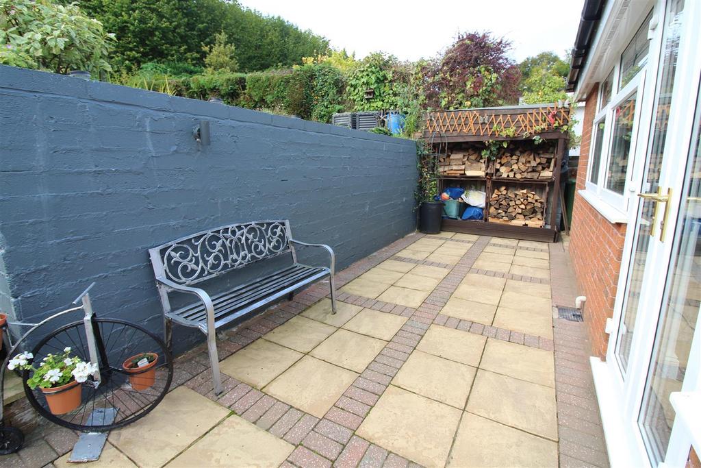 Side Patio Garden