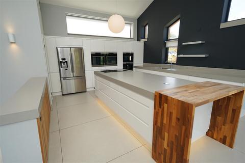 undefined, Bossington Lane, Linslade
