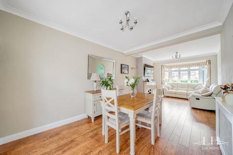 3 bedroom semi-detached house for sale, Grosvenor Drive, Hornchurch