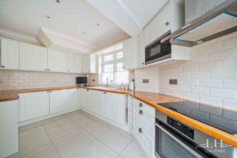 3 bedroom semi-detached house for sale, Grosvenor Drive, Hornchurch