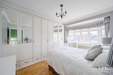 3 bedroom semi-detached house for sale, Grosvenor Drive, Hornchurch