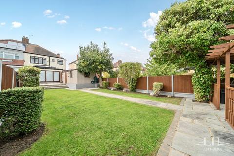 3 bedroom semi-detached house for sale, Grosvenor Drive, Hornchurch