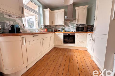25 Ferndale Road, Gravesend, DA12 5AF