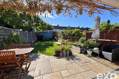 25 Ferndale Road, Gravesend, DA12 5AF