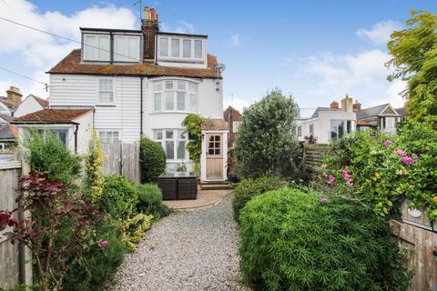 2 Marine Gap, Whitstable, CT5 1EN