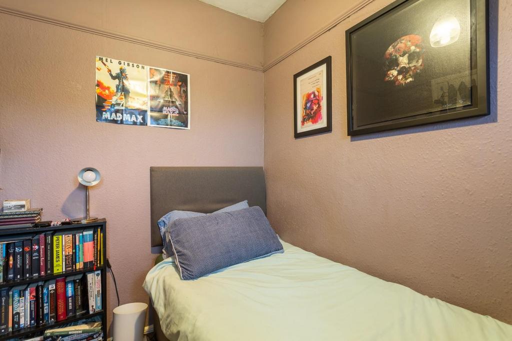 Bedroom (1).jpg