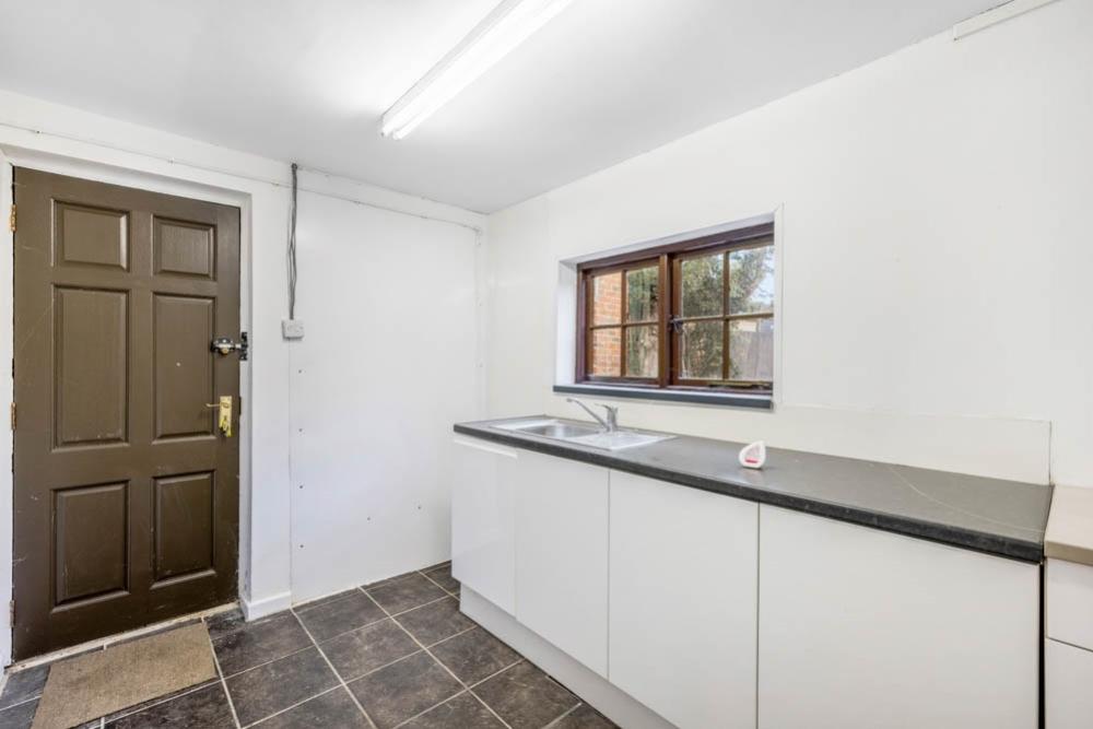 85 High Street (Holbeach)-25