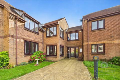 2 bedroom flat for sale, Pond Farm Close, Northampton NN5