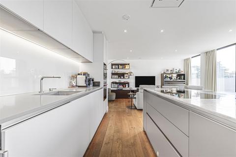 undefined, Upper Richmond Road, London