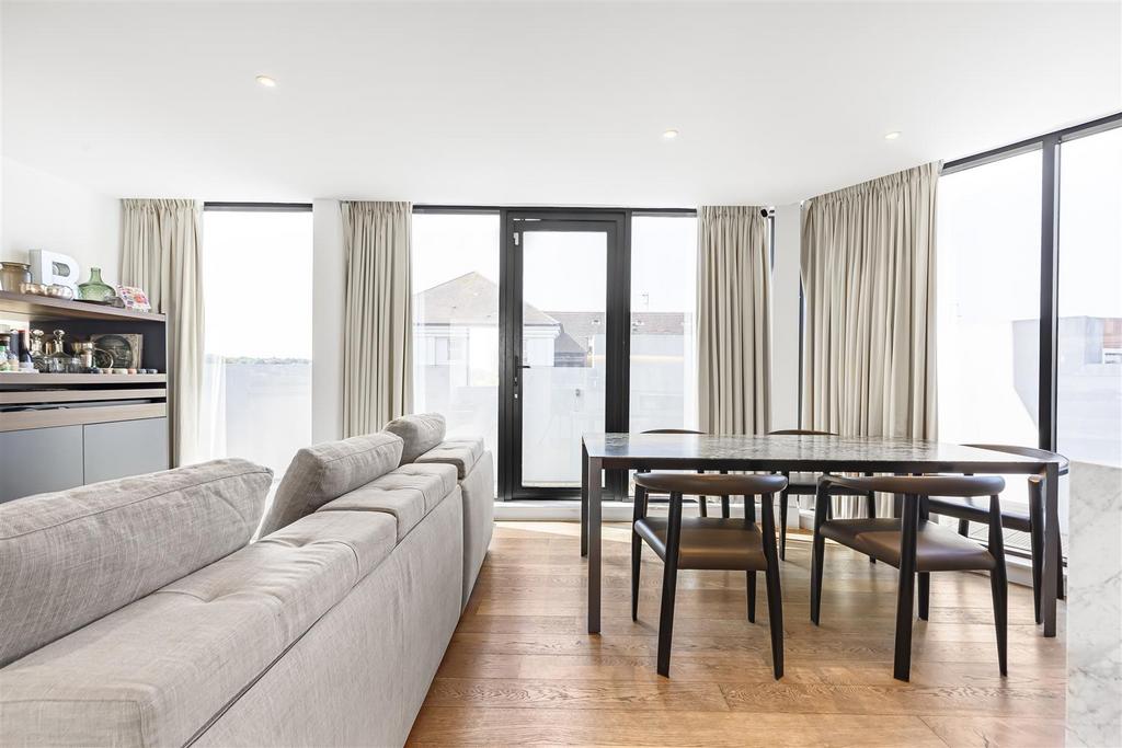 James anderson-5  408 upper richmond road-sw15  21