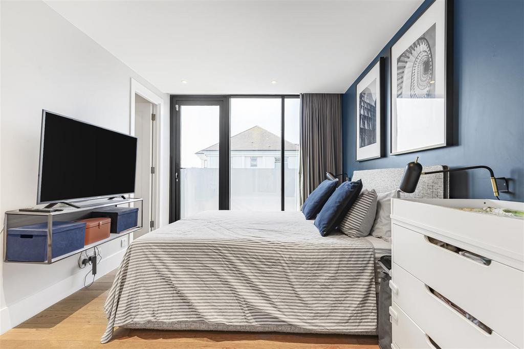James anderson-5  408 upper richmond road-sw15  2 