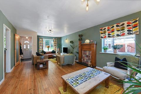 3 bedroom detached bungalow for sale, Newark Road, Southwell