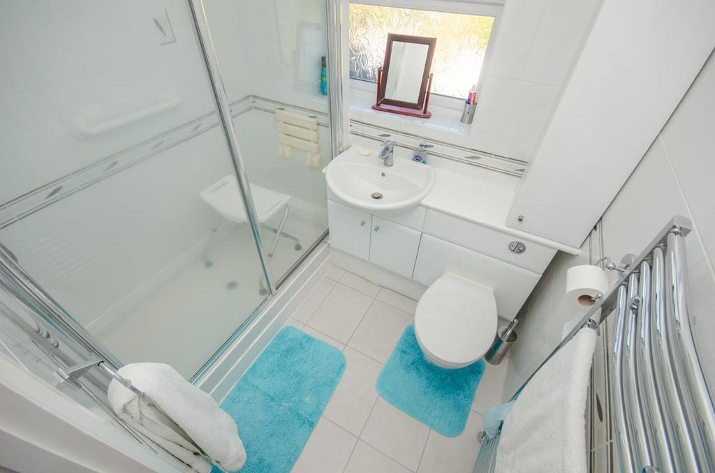 Shower room.jpg