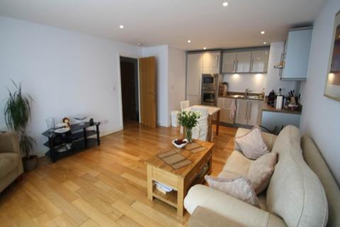 2 bedroom flat to rent, Fathom Court, London,