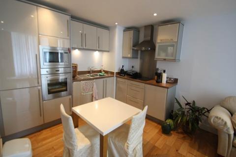 2 bedroom flat to rent, Fathom Court, London,