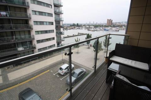 2 bedroom flat to rent, Fathom Court, London,