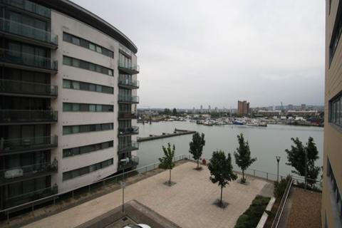 2 bedroom flat to rent, Fathom Court, London,