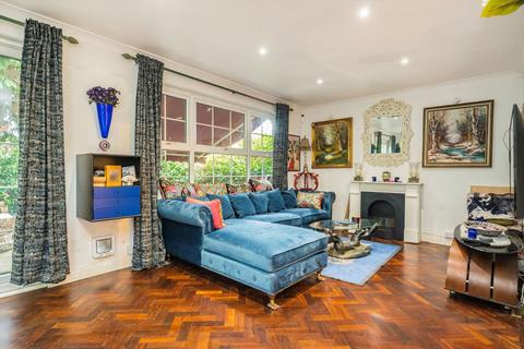 undefined, Leeward Gardens, London SW19