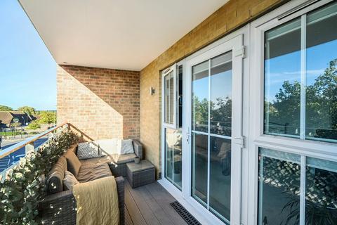 2 bedroom flat for sale, Flambard Way, Surrey GU7
