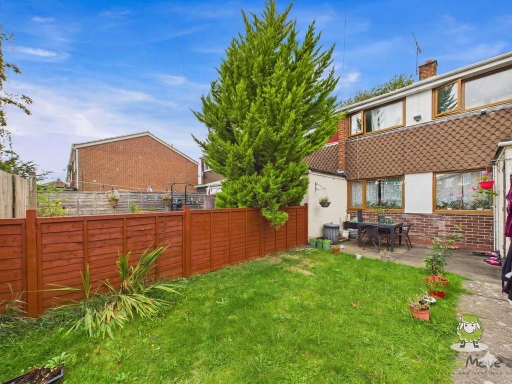 Garden - Ewemove Whitchurch Nantwich Charlotte Tho