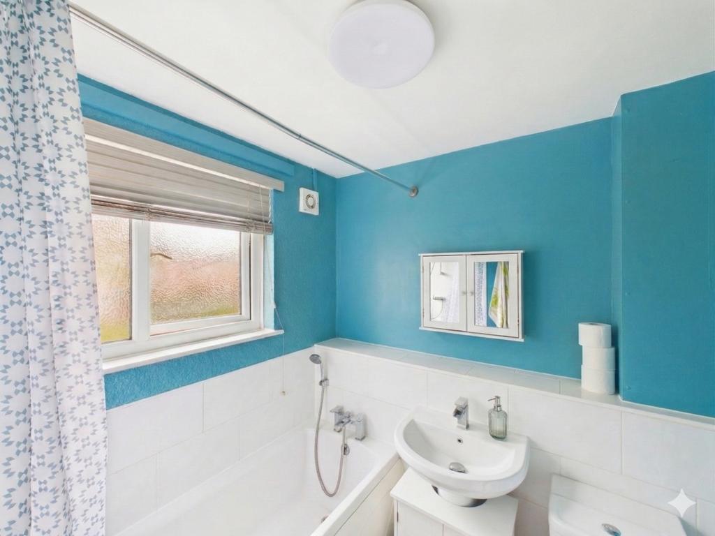 Bathroom - Ewemove Whitchurch Nantwich Charlotte T