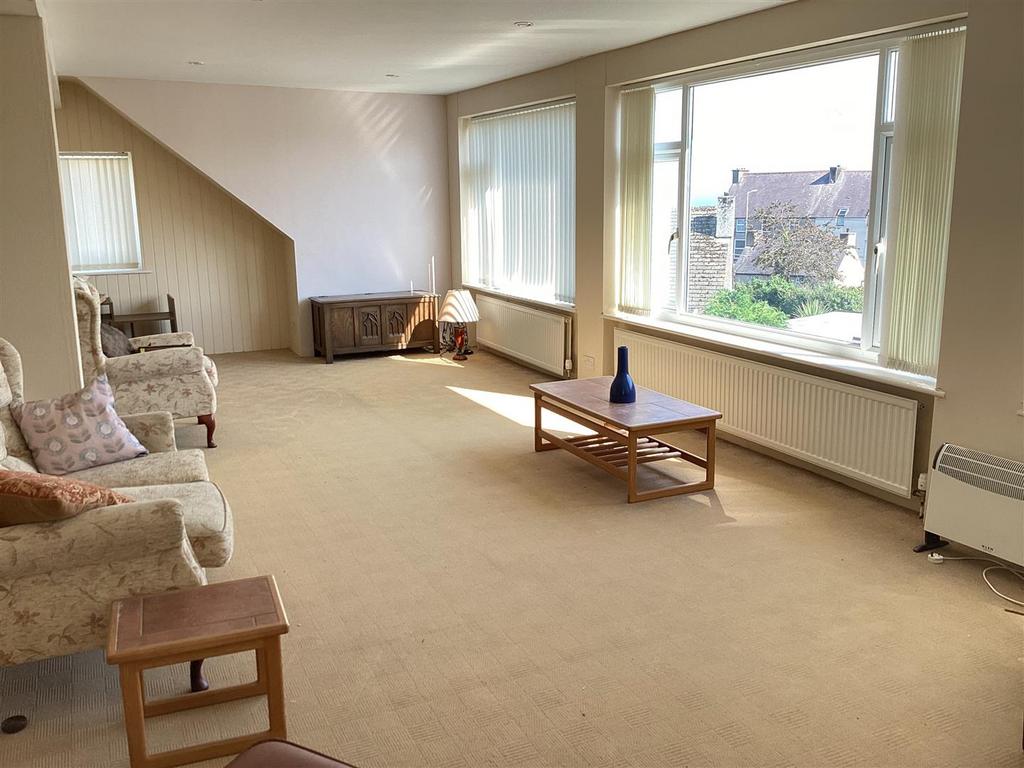 Attic space 2.jpg