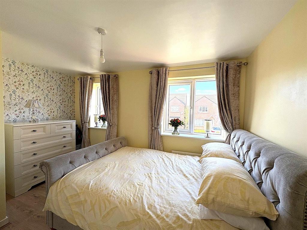 Bedroom 1.jpg