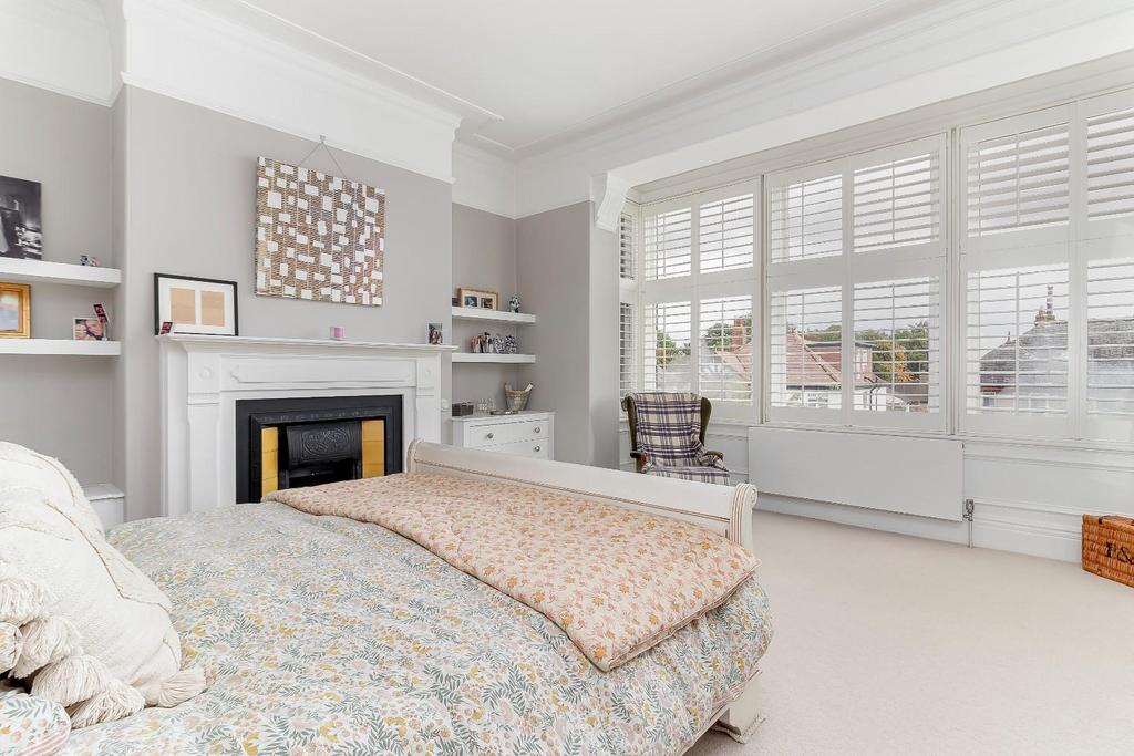 Bedroom 1 - B.jpg