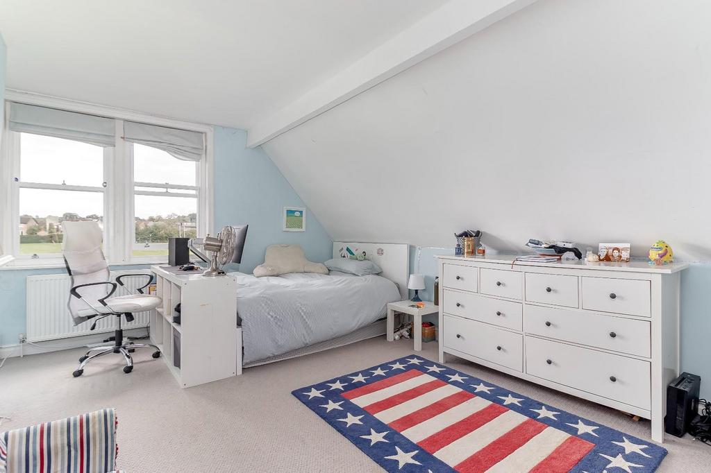 Bedroom 4.jpg