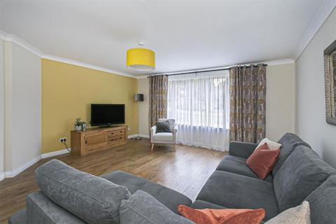 undefined, 6 The Round, Dunfermline, KY12 7YH