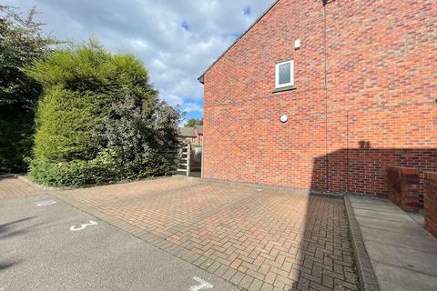 2 bedroom end of terrace house for sale, Springbank Court, Manor Road, Woodley