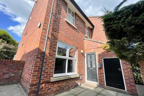2 bedroom end of terrace house for sale, Springbank Court, Manor Road, Woodley