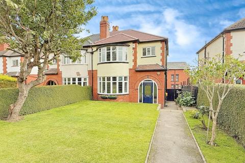 4 bedroom semi-detached house for sale, Westfield Avenue, Armley